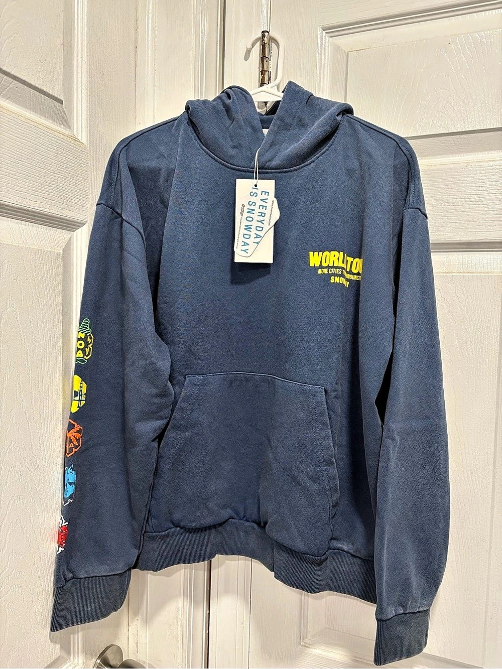Snow Day World Tour Hoodie in Blue Size Medium NWT POT-3/5180